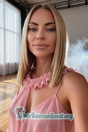 226116 - Khrystyna Age: 37 - Ukraine