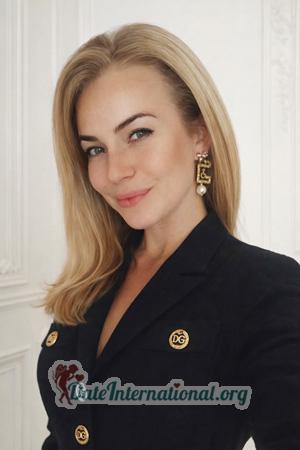 226952 - Vironika Age: 40 - Ukraine