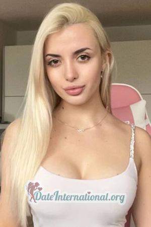 227347 - Daryna Age: 22 - Ukraine